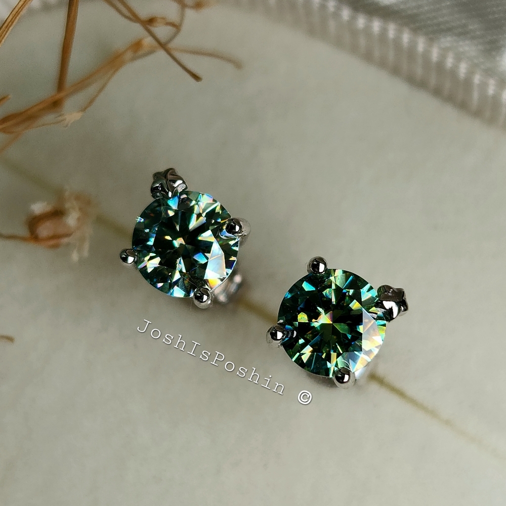 1.6ctw Green Moissanite Star Prong Earrings In Sterling Silver